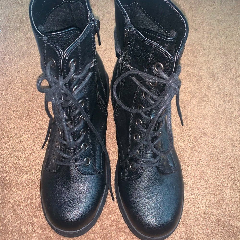 combat boots